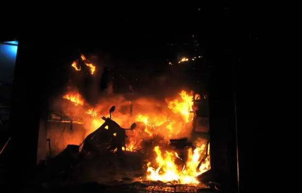 电瓶车自动灭火贴——热气溶胶自动灭火装置